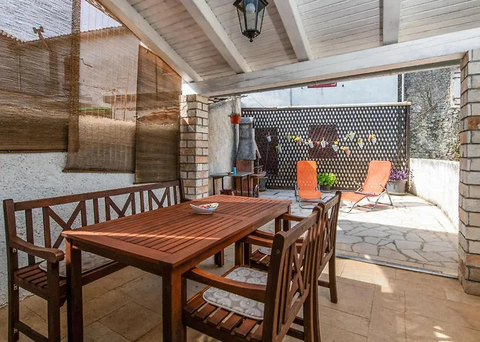 Cokuni Vi 펜션 크르니카